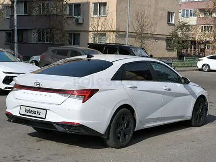 Hyundai Elantra 2022 года за 8 000 000 тг. в Алматы – фото 16