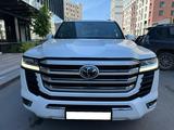Toyota Land Cruiser 2022 года за 65 000 000 тг. в Астана