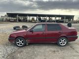 Volkswagen Vento 1995 года за 950 000 тг. в Алматы – фото 2