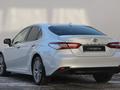 Toyota Camry 2018 годаүшін13 890 000 тг. в Астана – фото 2