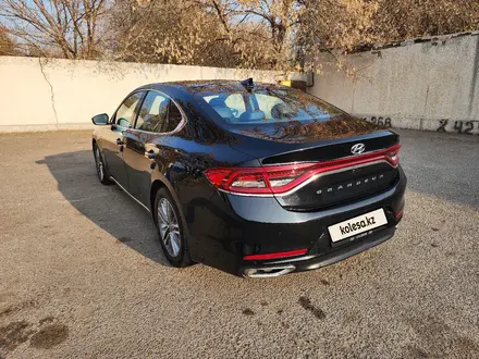 Hyundai Grandeur 2019 года за 8 900 000 тг. в Шымкент – фото 15