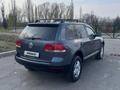 Volkswagen Touareg 2003 года за 5 800 000 тг. в Алматы – фото 21