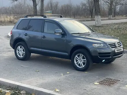 Volkswagen Touareg 2004 года за 5 800 000 тг. в Алматы – фото 5