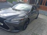 Lexus ES 350 2022 года за 25 000 000 тг. в Алматы – фото 2