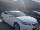 Lexus ES 300h 2013 года за 10 200 000 тг. в Алматы – фото 3