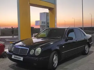 Mercedes-Benz E 320