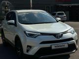 Toyota RAV4 2017 года за 11 750 000 тг. в Алматы – фото 3