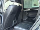 Volkswagen Touareg 2011 года за 7 300 000 тг. в Астана – фото 3
