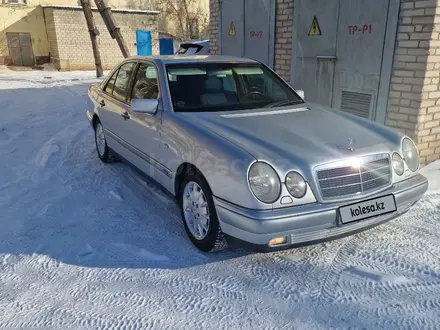 Mercedes-Benz E 230 1996 года за 4 200 000 тг. в Жезказган