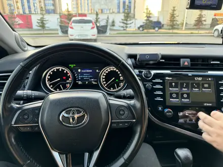 Toyota Camry 2019 года за 14 000 000 тг. в Астана – фото 6