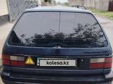 Volkswagen Passat 1992 годаүшін1 200 000 тг. в Абай (Келесский р-н) – фото 4