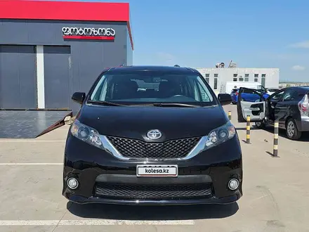 Toyota Sienna 2014 года за 7 400 000 тг. в Алматы