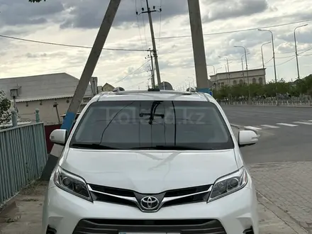 Toyota Sienna 2017 года за 18 000 000 тг. в Атырау – фото 3