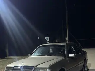 Mercedes-Benz E-Class, 1992