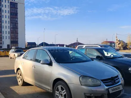 Volkswagen Jetta 2006 года за 2 400 000 тг. в Астана – фото 2