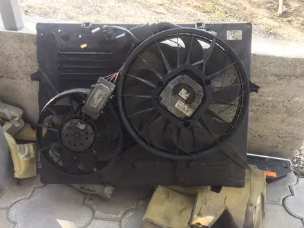 Диффузор с вентиляторами VW Touareg за 55 000 тг. в Алматы