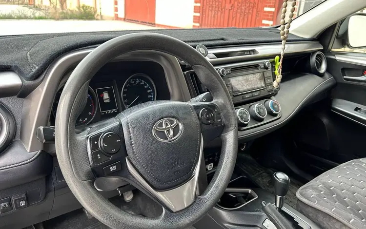 Toyota RAV4 2015 года за 10 850 000 тг. в Актау