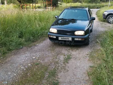 Volkswagen Golf 1995 года за 1 700 000 тг. в Алматы