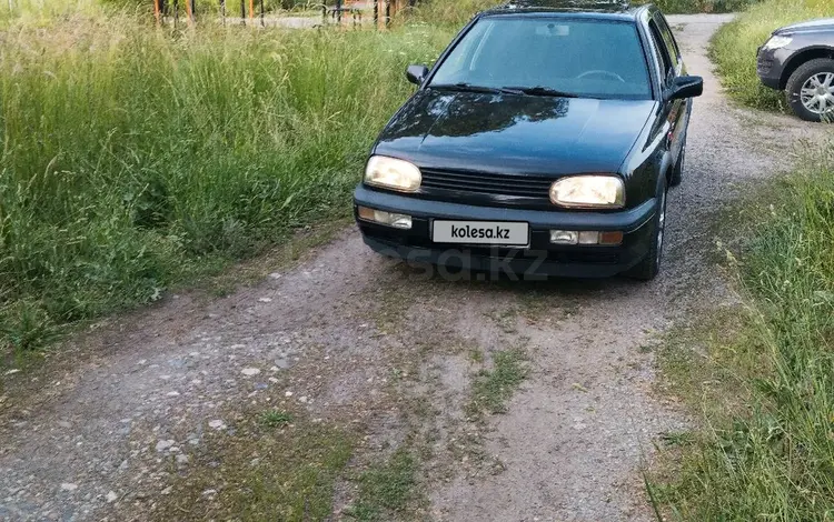 Volkswagen Golf 1995 года за 1 700 000 тг. в Алматы