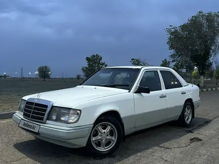 Mercedes-Benz E 200 1992 года за 1 300 000 тг. в Жезказган – фото 5