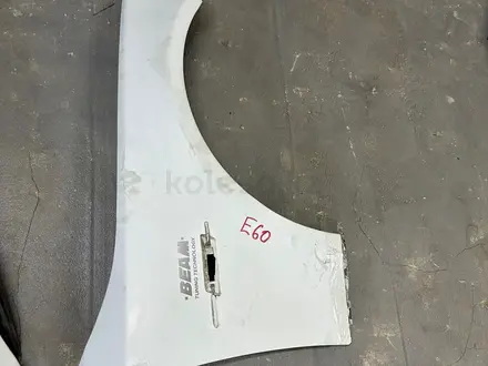 Крылья bmw 5 series e60 за 30 000 тг. в Караганда – фото 3