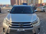 Toyota Highlander 2019 года за 16 400 000 тг. в Астана