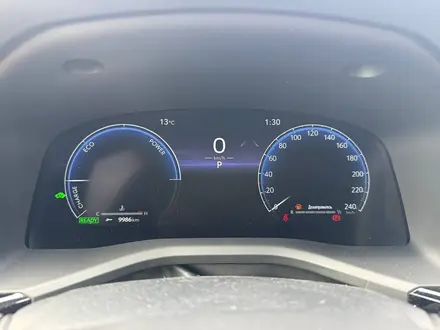 Toyota Camry Luxe eCVT 2026 года за 24 190 000 тг. в Актобе – фото 17