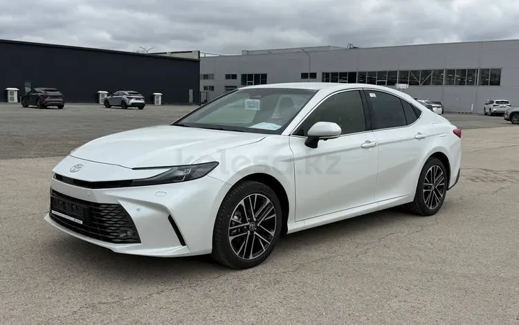 Toyota Camry Luxe eCVT 2026 годаүшін24 190 000 тг. в Актобе