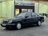 Mercedes-Benz E 230 1997 года за 2 300 000 тг. в Алматы