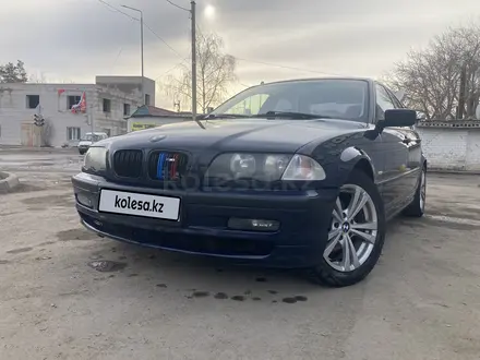 BMW 320 2001 года за 2 600 000 тг. в Астана