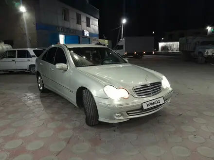 Mercedes-Benz C 200 2006 года за 4 500 000 тг. в Шымкент – фото 3