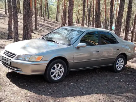 Toyota Camry 2000 года за 3 700 000 тг. в Семей