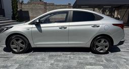 Hyundai Accent 2020 годаfor7 800 000 тг. в Алматы – фото 2