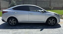 Hyundai Accent 2020 годаfor7 800 000 тг. в Алматы – фото 5