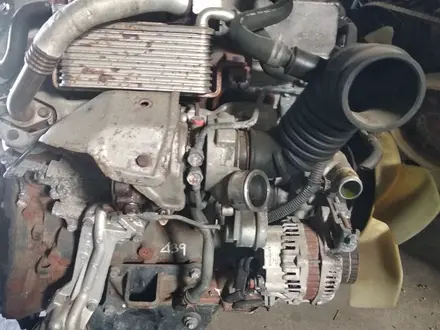 На мицубиси делика двигатель с кпп Mitsubishi Delica за 10 000 тг. в Атырау