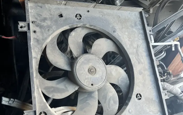 Вентиляторы охлаждения в сборе на Volkswagen Golf 4үшін20 000 тг. в Алматы