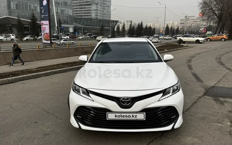 Toyota Camry 2019 года за 13 190 000 тг. в Алматы