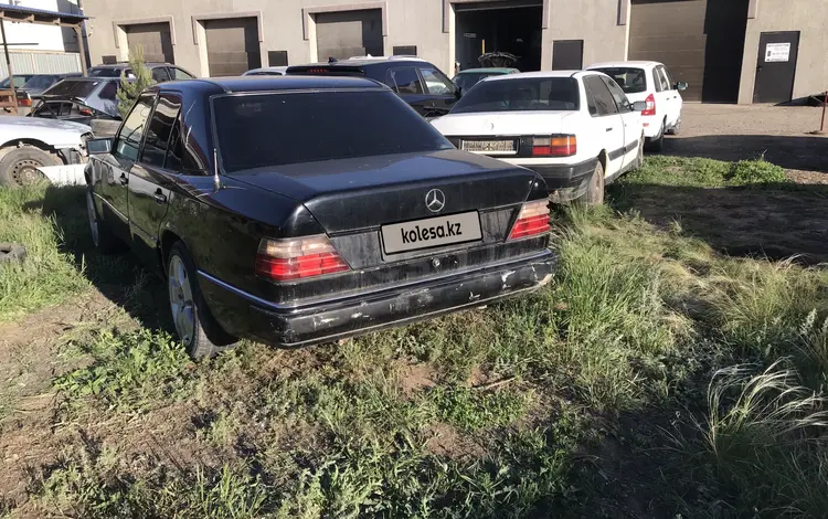 Mercedes-Benz E 260 1993 годаүшін1 200 000 тг. в Уральск