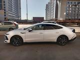 Hyundai Sonata 2024 года за 15 500 000 тг. в Астана – фото 2