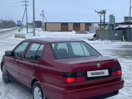 Volkswagen Vento 1996 года за 1 700 000 тг. в Сатпаев – фото 4