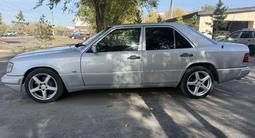 Mercedes-Benz E 300 1991 года за 1 690 000 тг. в Караганда – фото 3