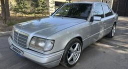 Mercedes-Benz E 300 1991 года за 1 690 000 тг. в Караганда – фото 2