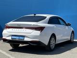Hyundai Elantra 2022 года за 7 930 000 тг. в Алматы – фото 3