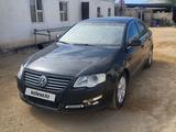 Volkswagen Passat 2005 года за 3 200 000 тг. в Актау – фото 5