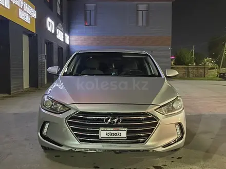 Hyundai Elantra 2017 года за 4 500 000 тг. в Актобе