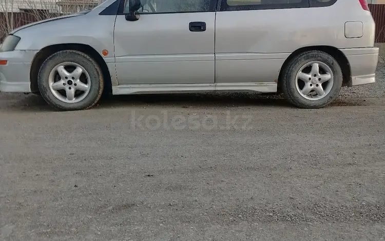 Mitsubishi Space Runner 1999 года за 1 400 000 тг. в Атырау