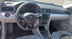 Volkswagen Passat 2016 года за 7 900 000 тг. в Алматы – фото 5