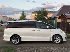Toyota Estima, 2010