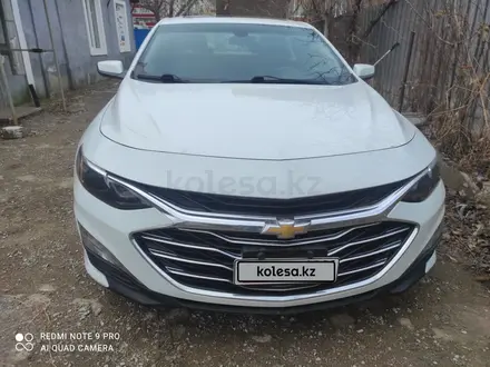 Chevrolet Malibu 2019 года за 7 000 000 тг. в Уральск – фото 2