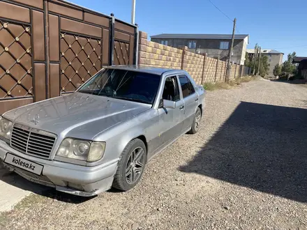 Mercedes-Benz E 220 1993 года за 1 800 000 тг. в Шу